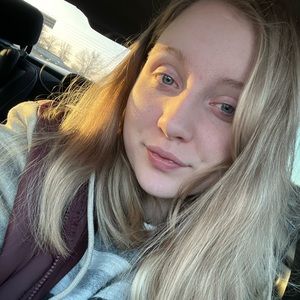 Meet your Posher, Alyssa